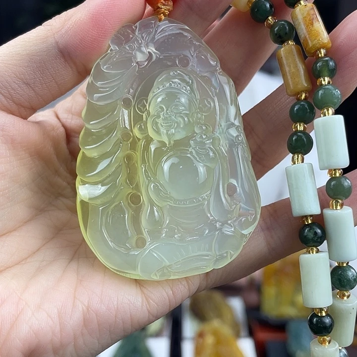 蛇纹石玉未镶嵌颈饰