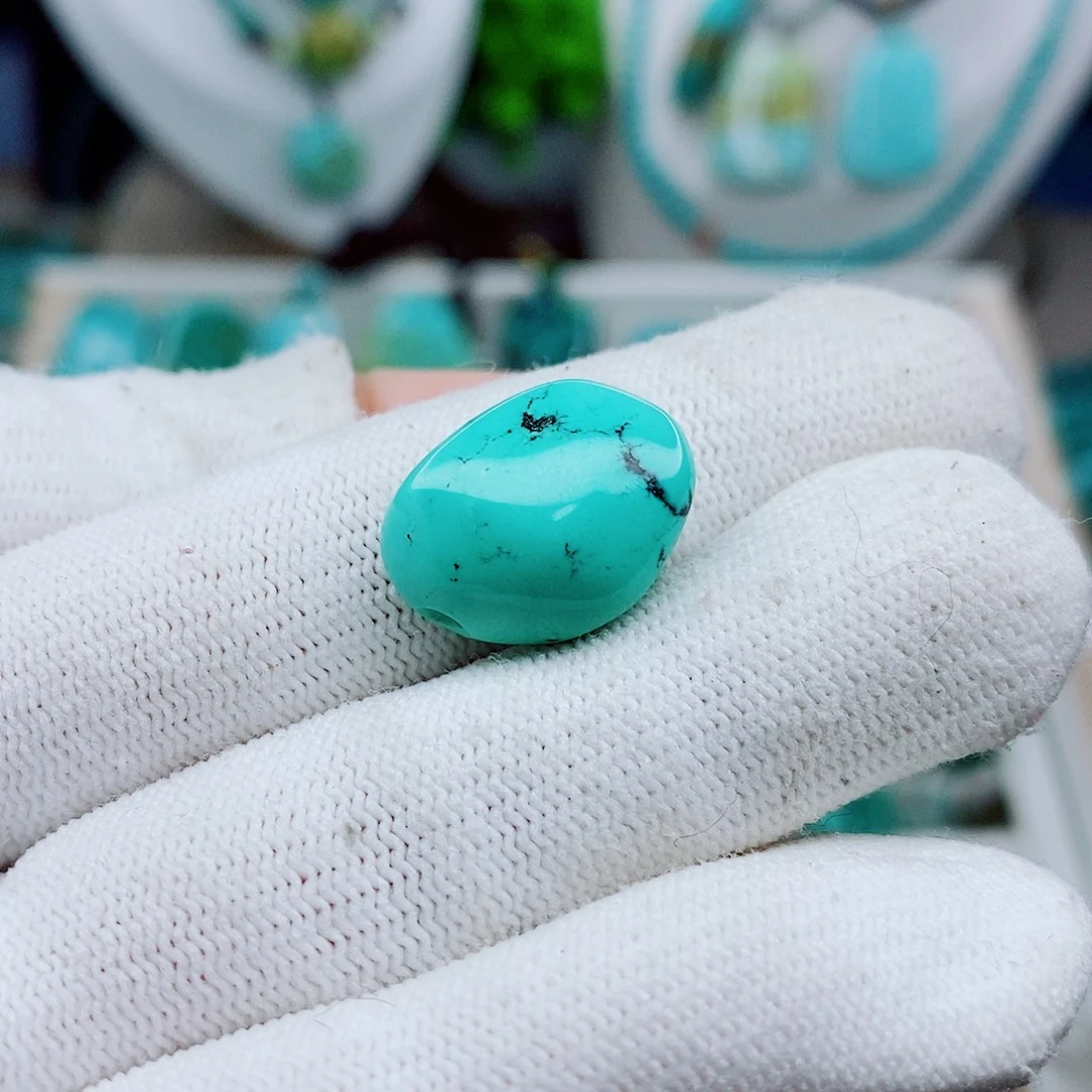 绿松石未镶嵌颈饰