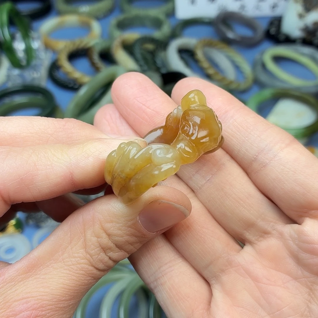 和田玉（糖玉）未镶嵌挂件内径24.5mm貔貅扳指