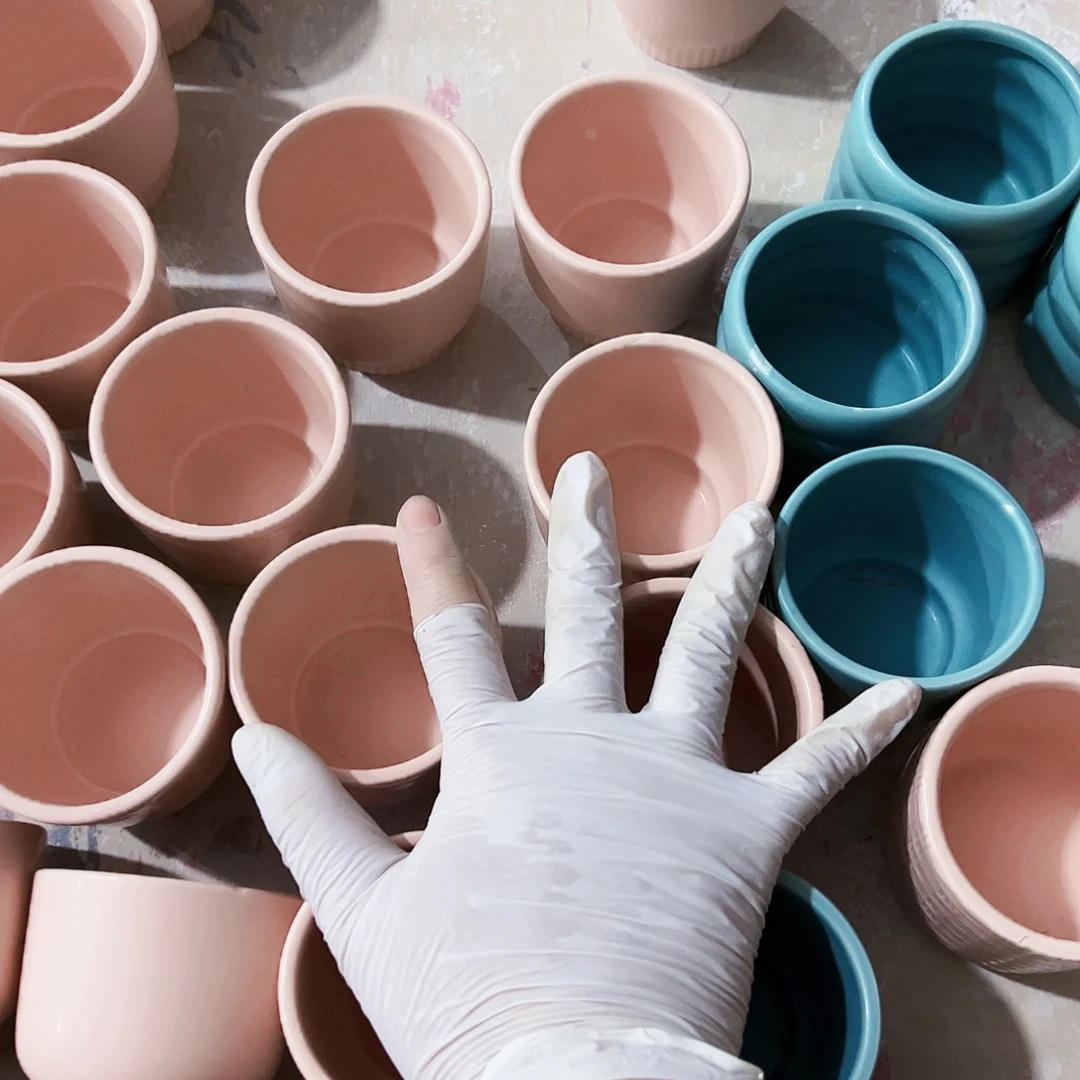 尾单陶瓷花盆凑单10米包邮随机八个有孔