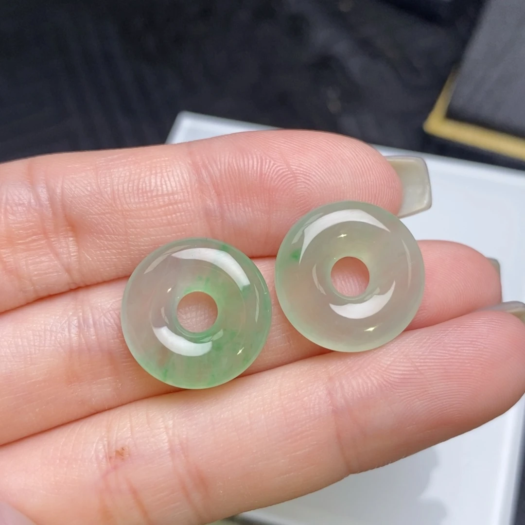 翡翠未镶嵌耳饰甜甜圈