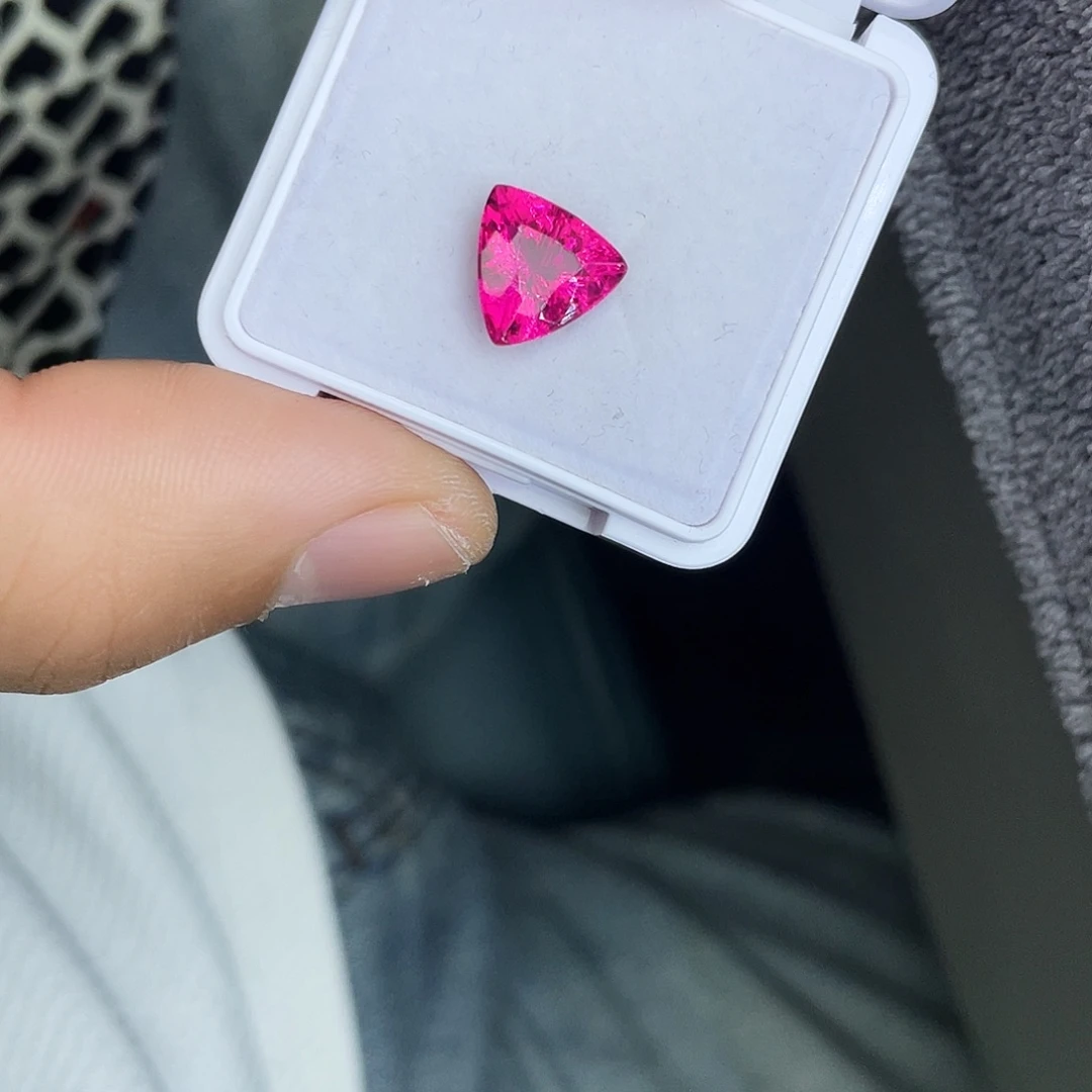 茧***语裸石未镶嵌碧玺卢比来2.98Ct