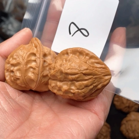 桃核吊坠采****?8龟甲纹狮子