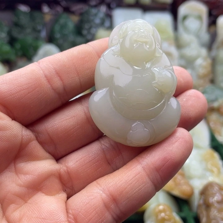 宇***哥和田玉（糖玉）未镶嵌颈饰