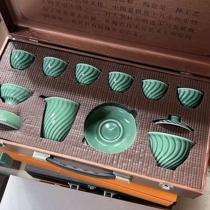 孤品茶具套装等。