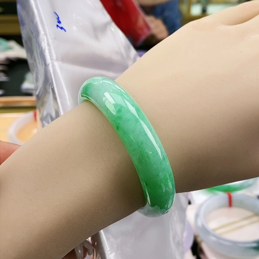 【闪购商品】未镶嵌手镯翡翠
