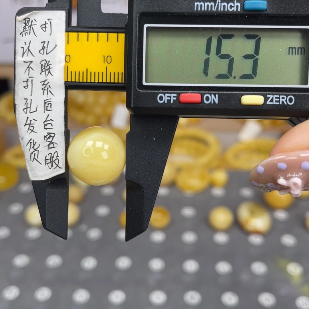 蜜蜡未镶嵌裸石37