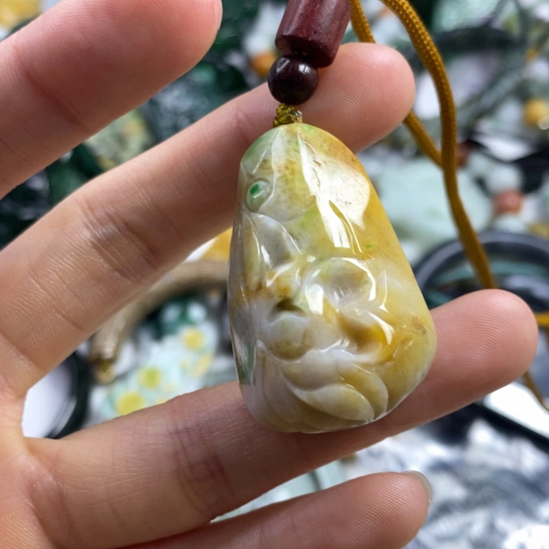 翡翠颈饰未镶嵌吊坠