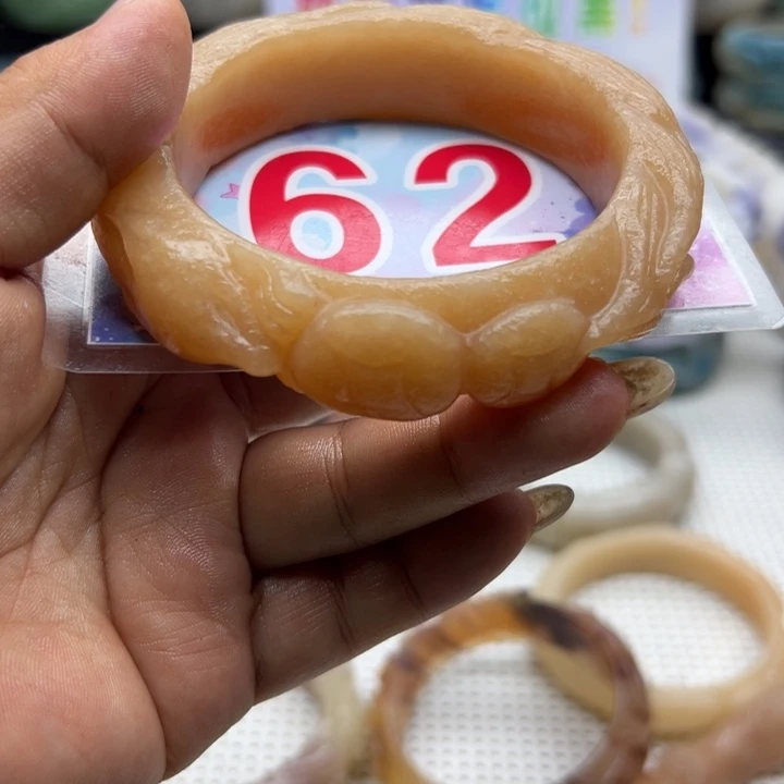 石英岩玉手镯未镶嵌