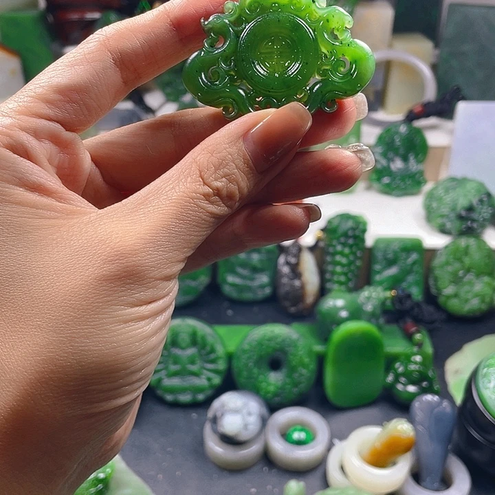 和田玉未镶嵌珠宝半成品