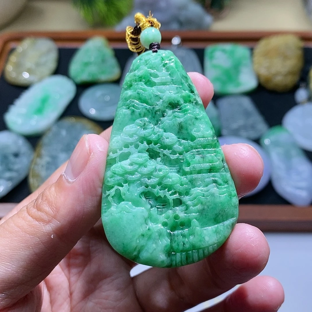 【闪购商品】翡翠颈饰未镶嵌山水