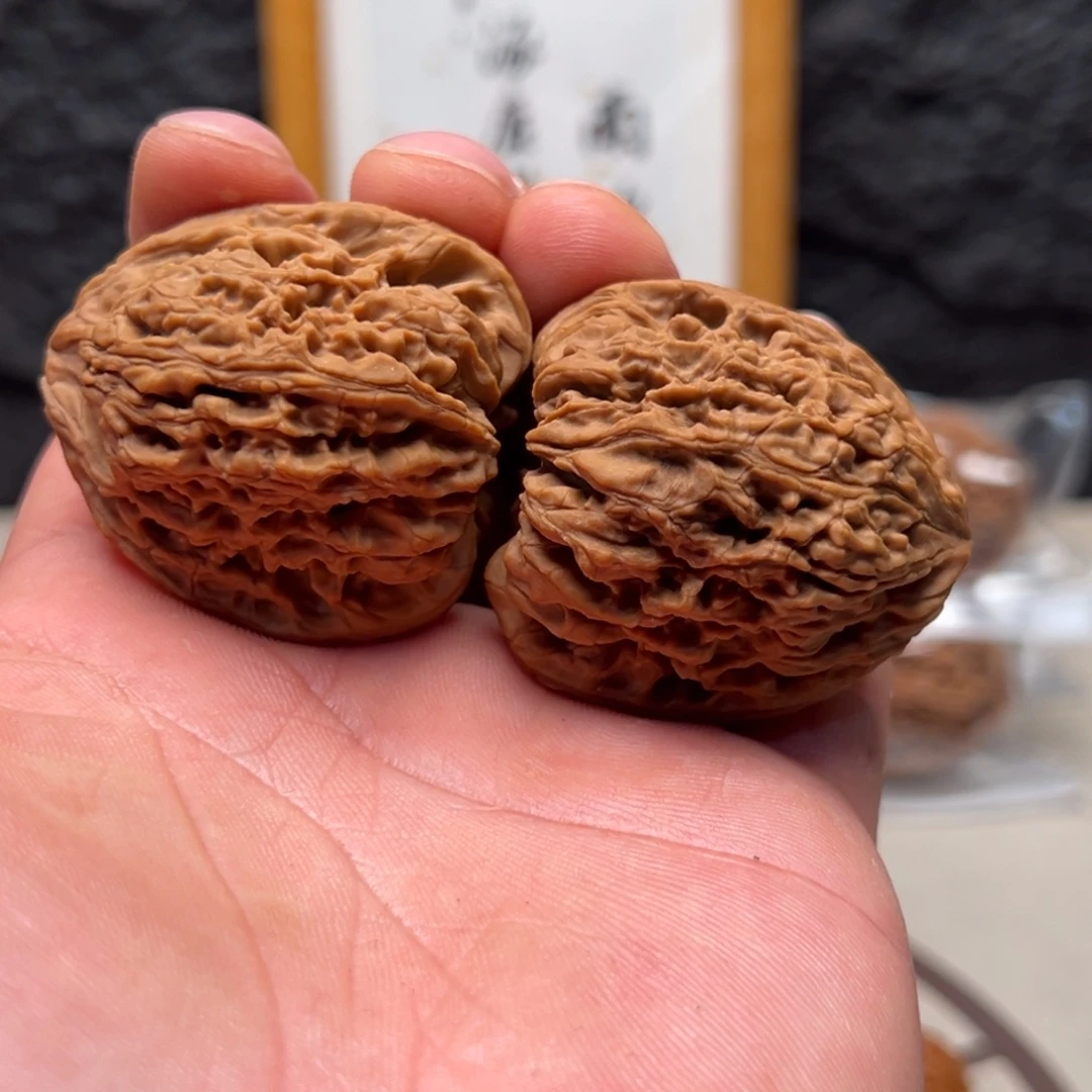 陆***泽文玩核桃把件南疆41微小色差