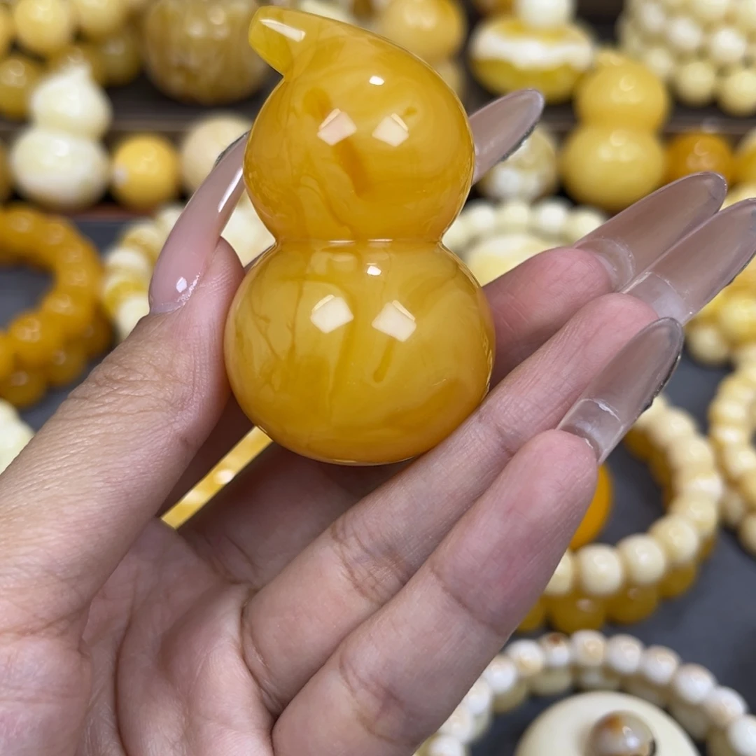 手串琥珀未镶嵌……