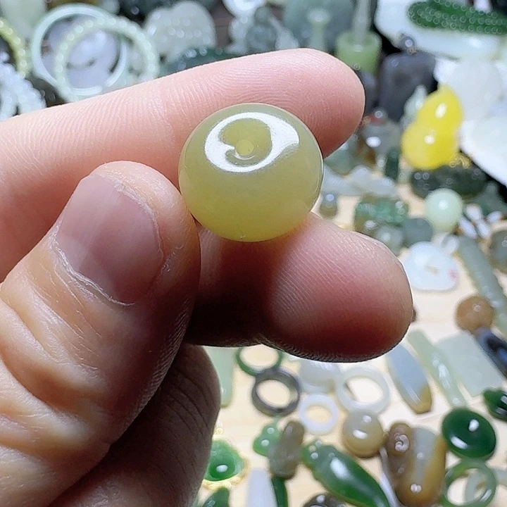 和田玉（糖玉）未镶嵌珠宝奇石