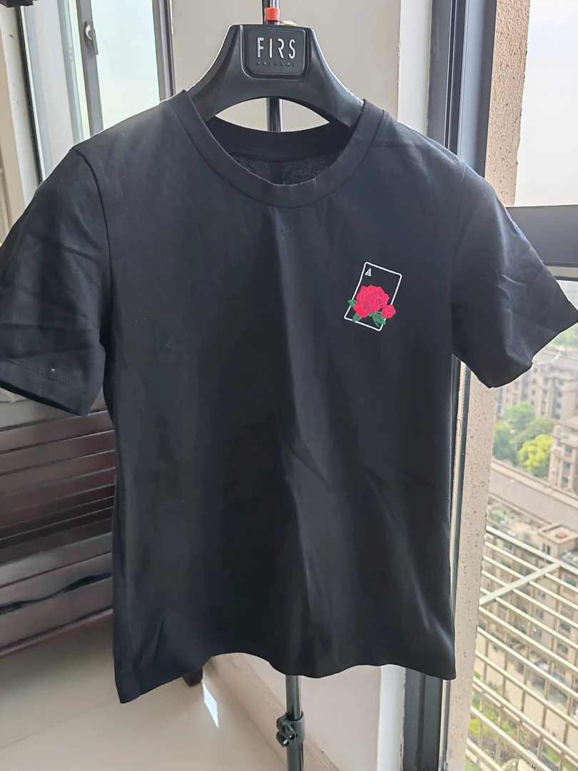 T恤黑色刺绣常规款短款休闲短袖纯色