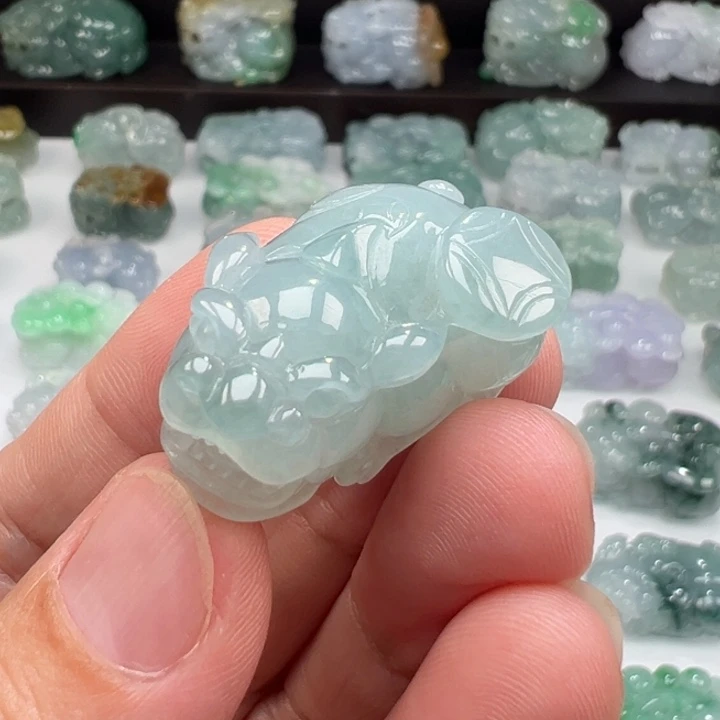颈饰未镶嵌翡翠貔貅