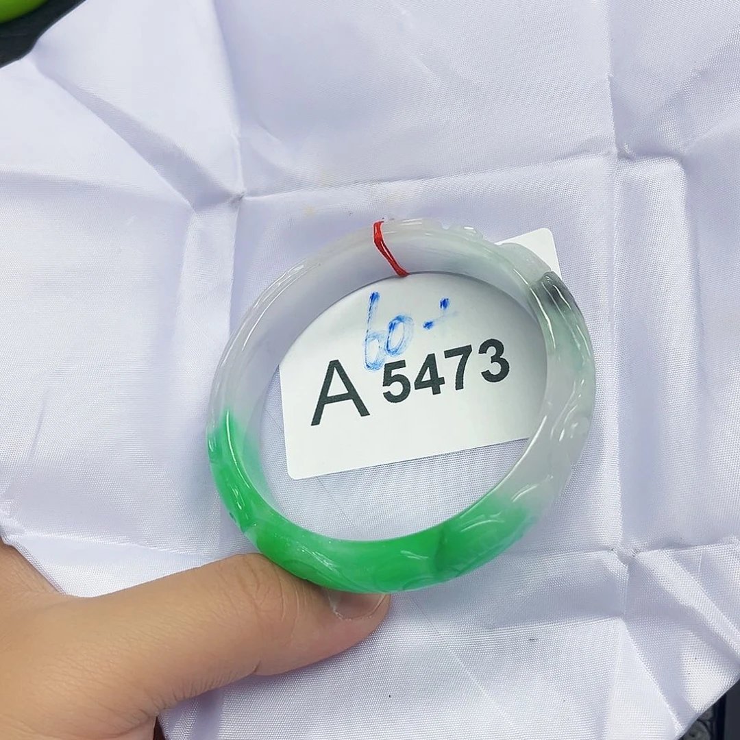 翡翠手镯未镶嵌默认微瑕