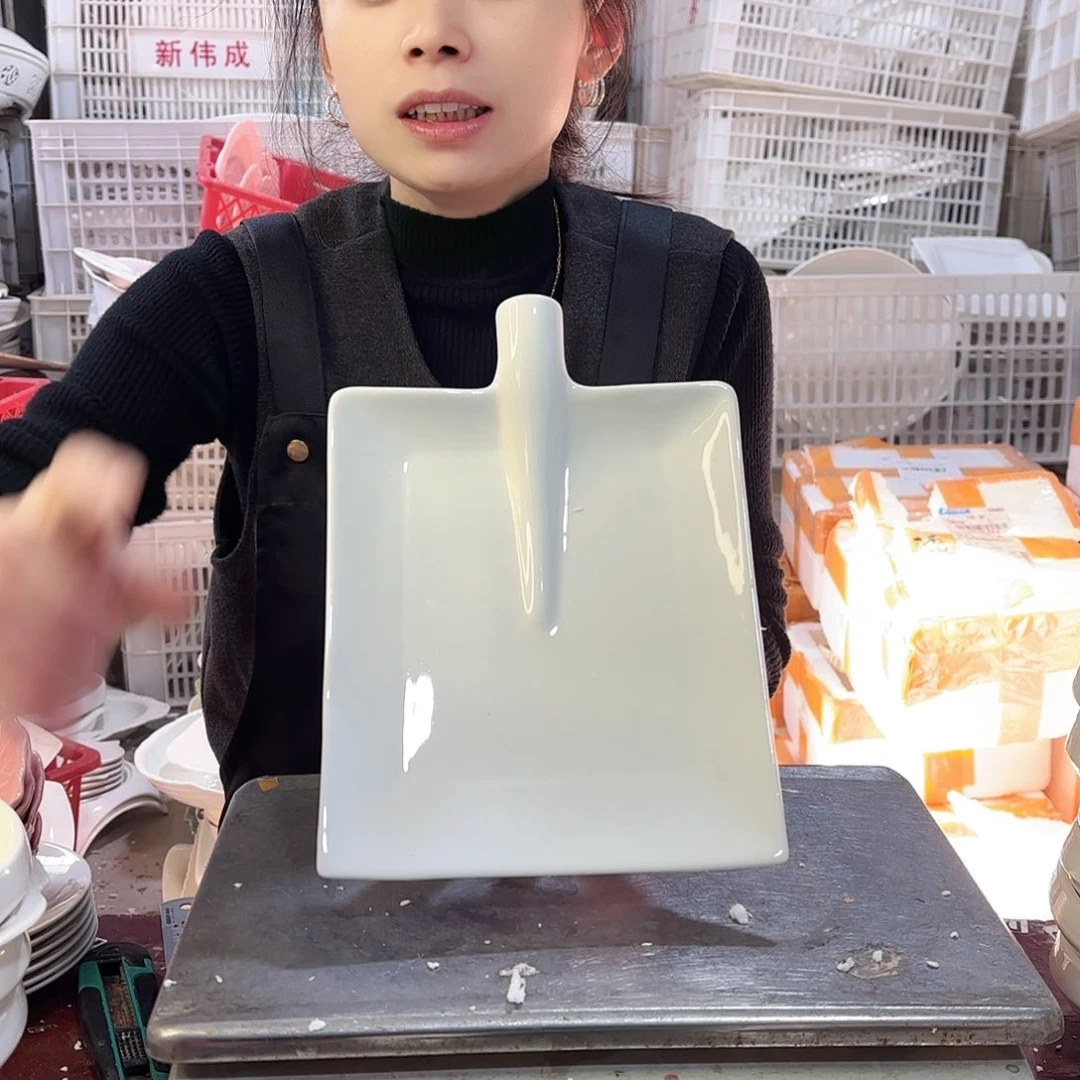 盘微瑕产品………方铲子一个