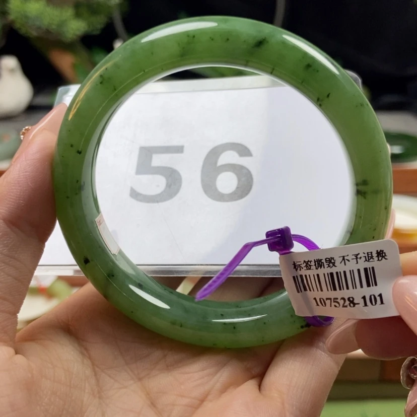 【闪购商品】和田玉手镯未镶嵌25