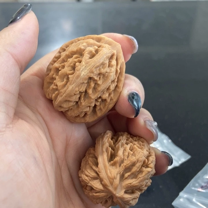 吊坠文玩核桃红锦鲤瑕疵