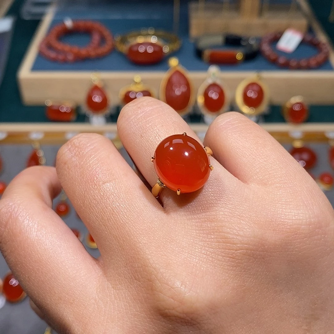 南红玛瑙18K金镶嵌戒指