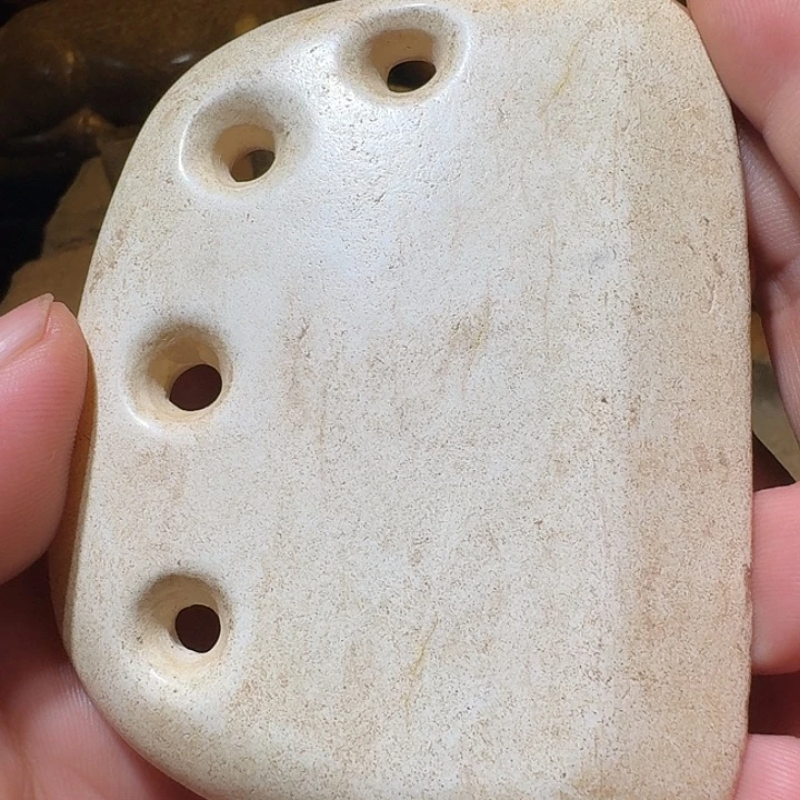 老***张和田玉（糖玉）未镶嵌颈饰