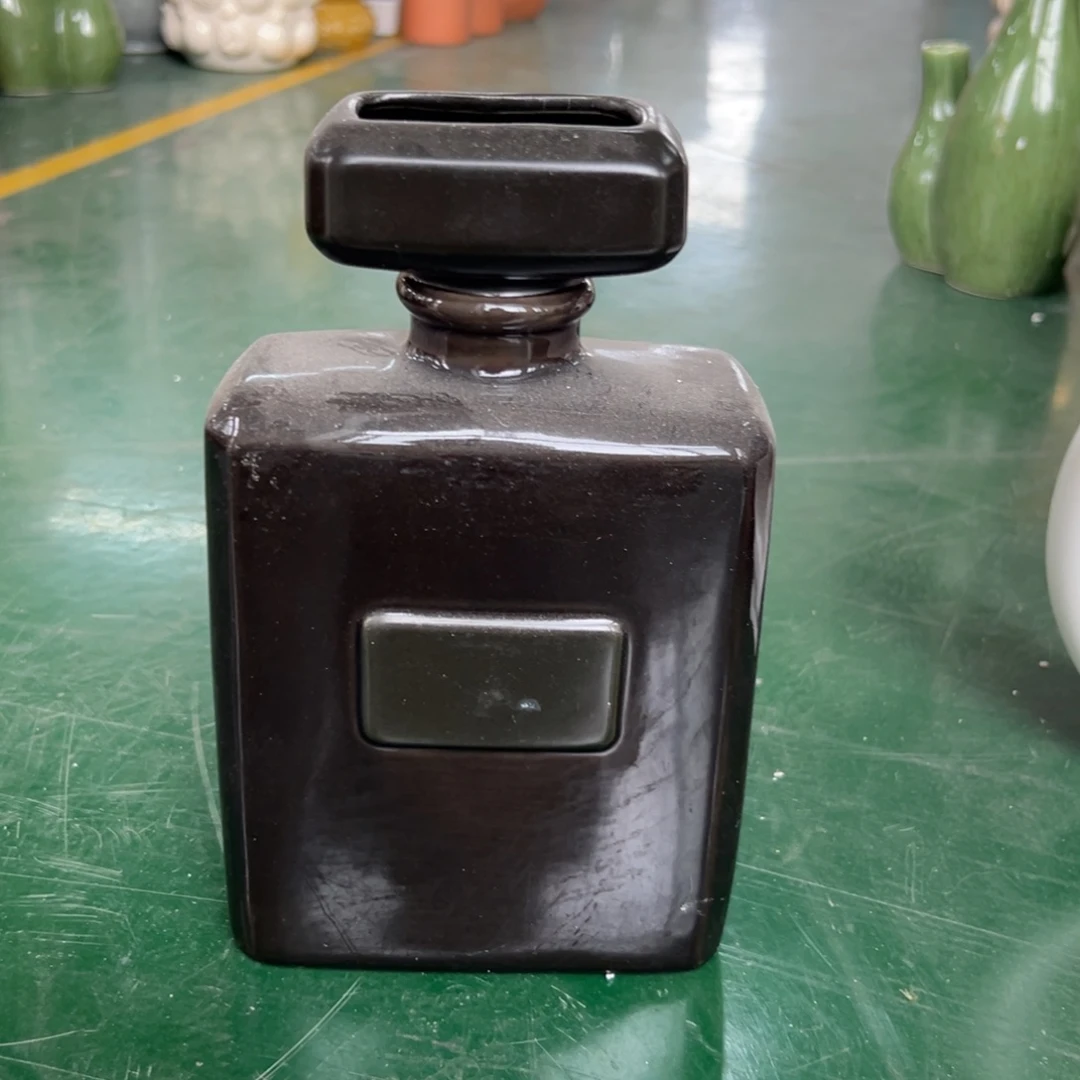 摆件90 号高温陶瓷装饰品（部分微瑕）