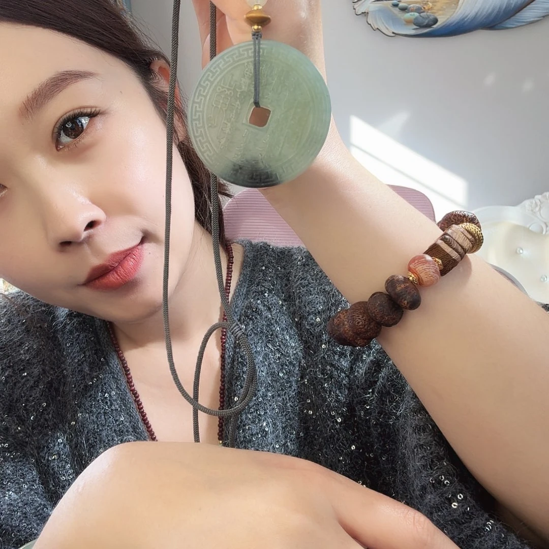 蛇纹石玉未镶嵌颈饰