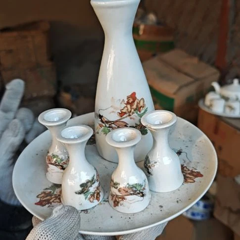 库存微瑕三打白骨精酒壶一套