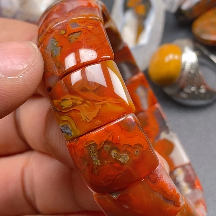 玛瑙/玉髓颈饰未镶嵌诚**金