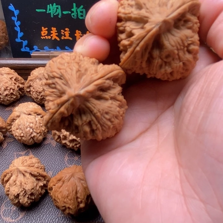 青***！文玩核桃吊坠南疆40全