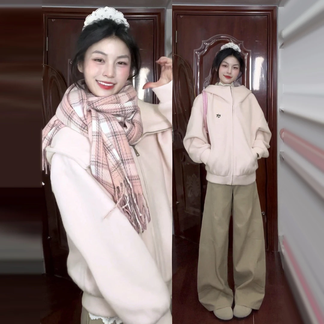 粉色连帽外套女秋季2025新款今年流行爆款绝美小个子短厚款棒球服