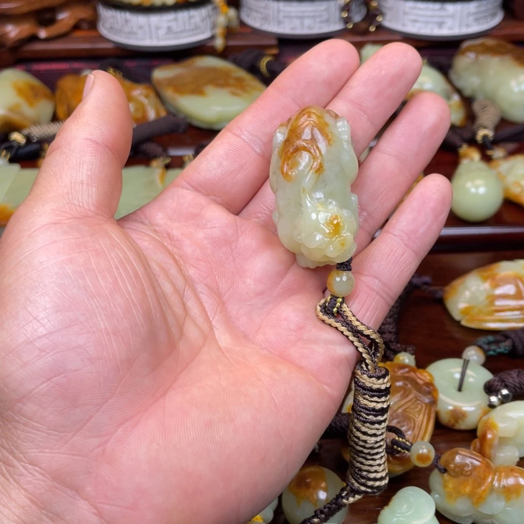 岫岩河磨玉（透闪石质玉）未镶嵌吊坠(不含链)