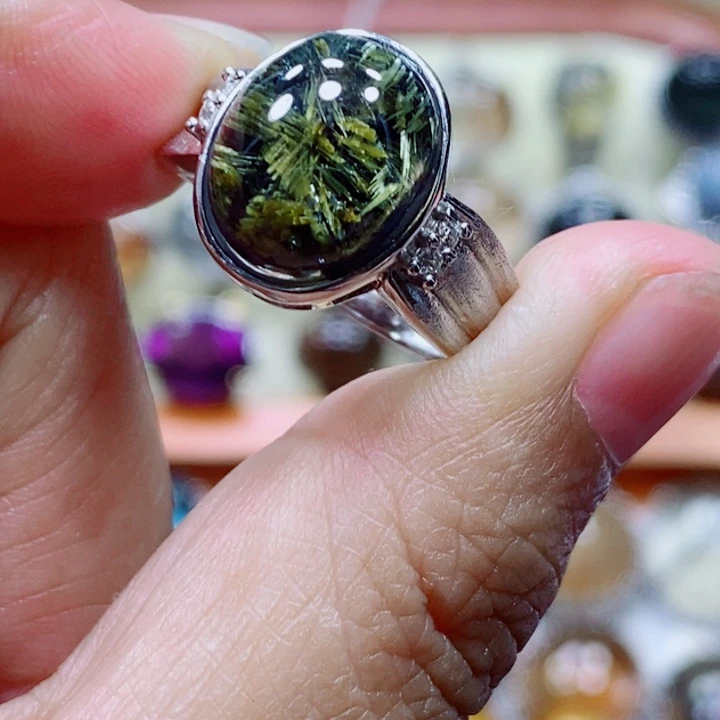 未镶嵌颈饰水晶大**子