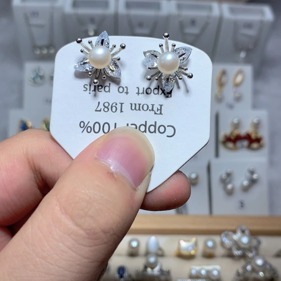 淡水珍珠银S925镶嵌耳饰