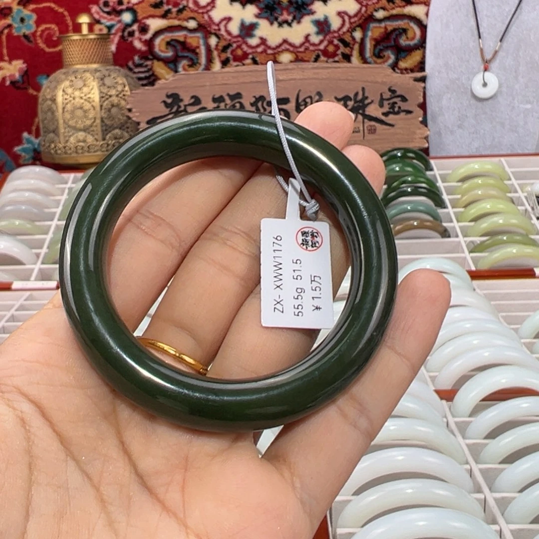 和田玉（碧玉）未镶嵌手镯天然优雅