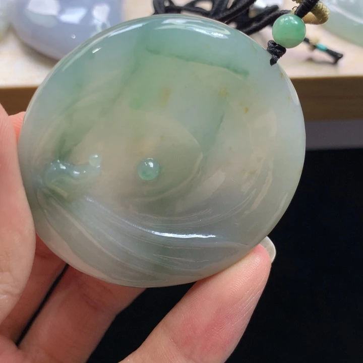 翡翠未镶嵌颈饰吊坠