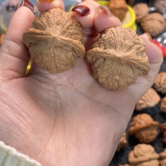 文玩核桃吊坠13靠山王