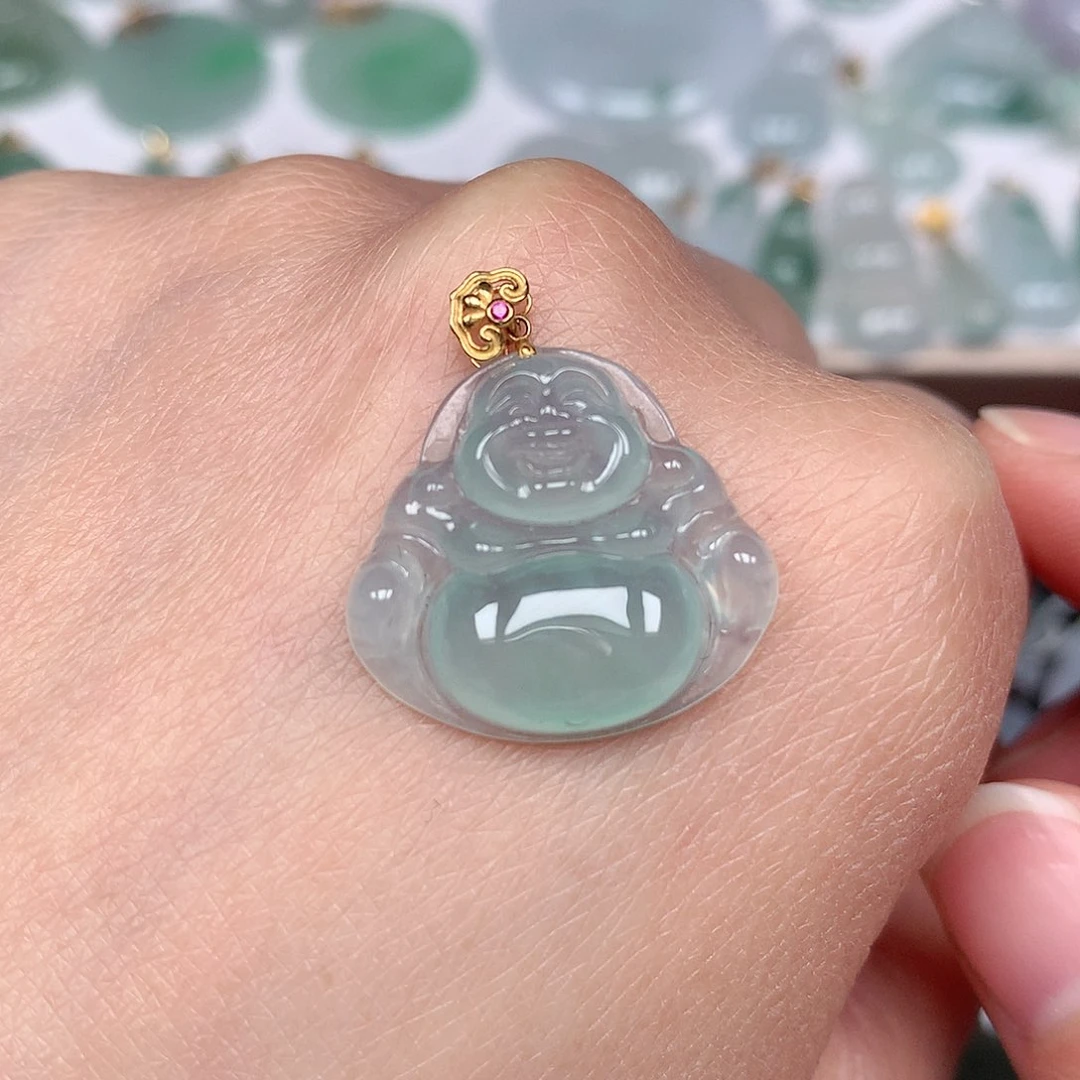 翡翠颈饰未镶嵌佛公