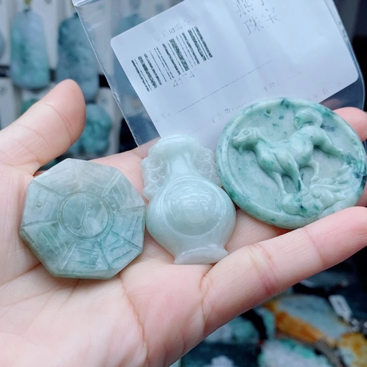 翡翠未镶嵌颈饰翡翠
