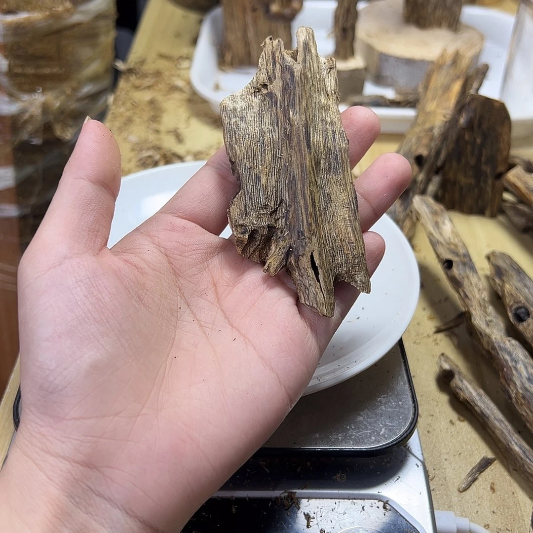 木绿奇楠虫漏9克原材料