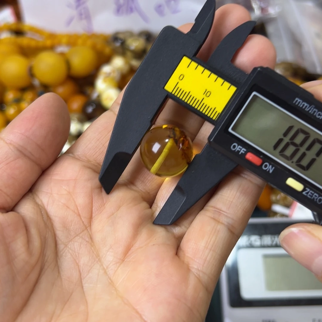 未镶嵌琥珀珠宝奇石595