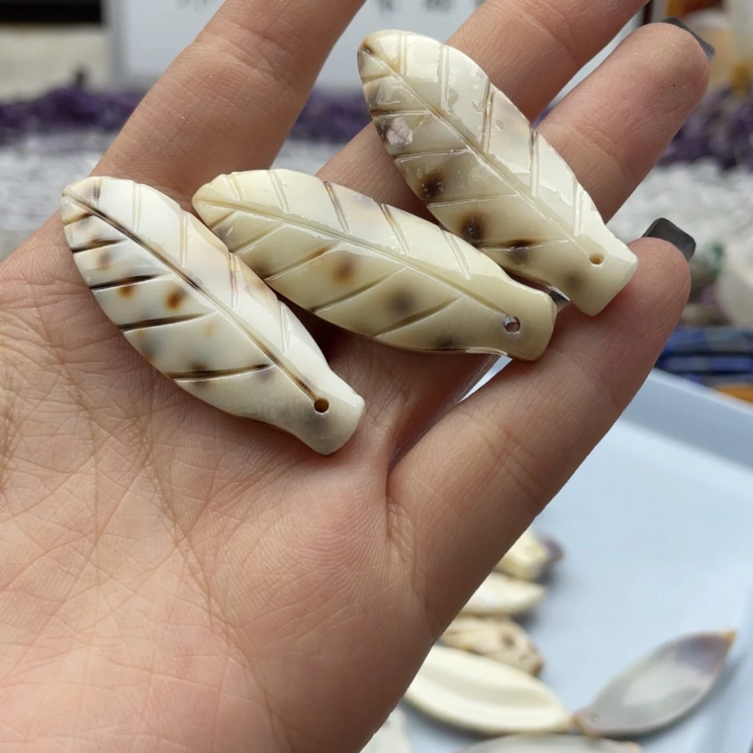 玛瑙/玉髓合金珠宝半成品4个装16*47左右虎斑贝树叶雕刻吊坠