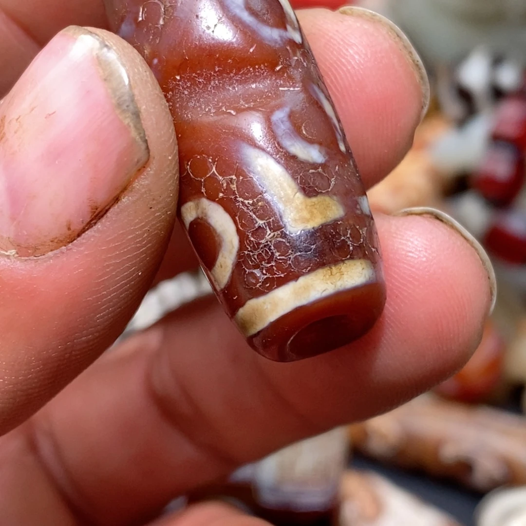 DIY琉璃珠子的颜色是蓝色的