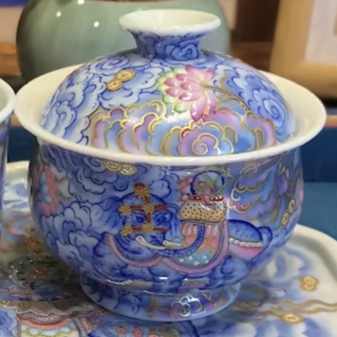 青花珐琅彩太平有象盖碗碗身