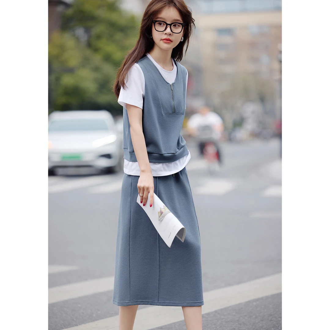 沫晗依美【空氧自然】2025秋户外休闲宽松假两件马甲半裙套装女