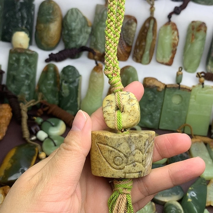 岫岩河磨玉（透闪石质玉）未镶嵌把件