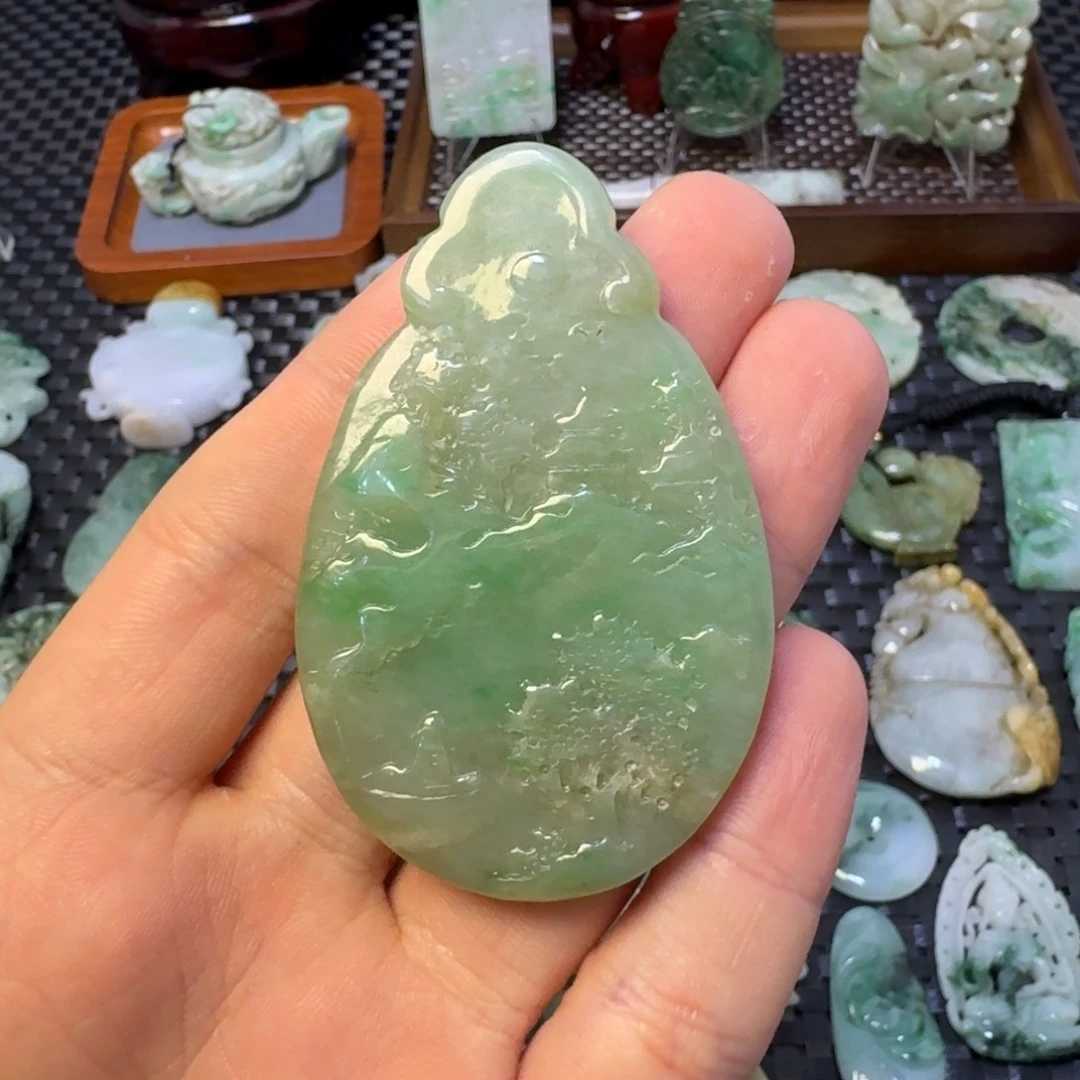 翡翠颈饰未镶嵌蔚*翡翠颈饰未镶嵌..