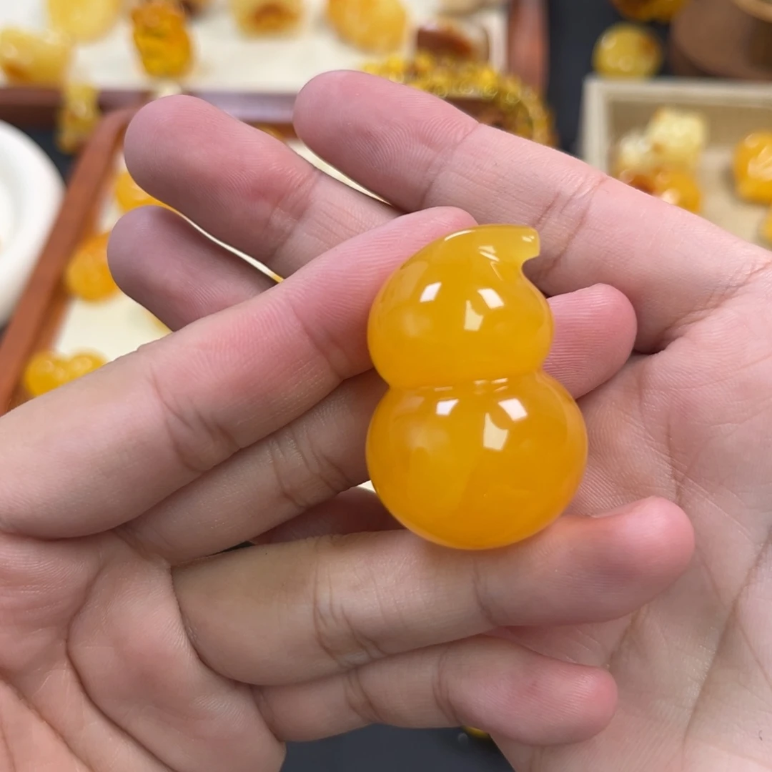 琥珀未镶嵌珠宝奇石