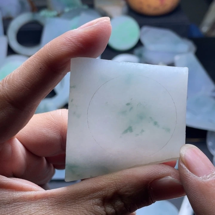 陳***生定制翡翠未镶嵌包工扣子